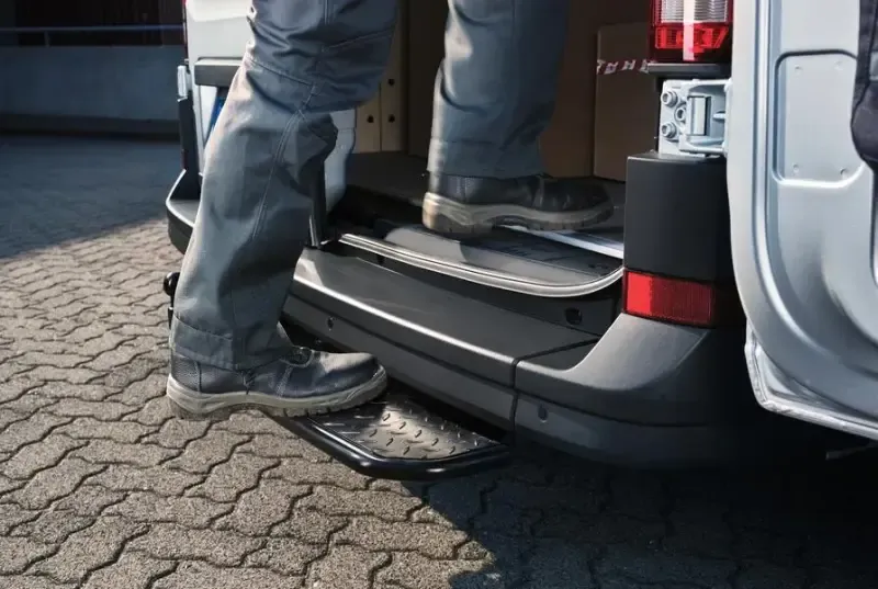 Dlaczego warto leasingować samochód dostawczy?